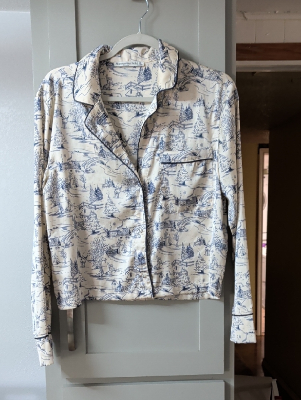 Abercrombie & Fitch Blue and Cream Toile Sleep Shirt Pajama Set - Picture 2 of 16
